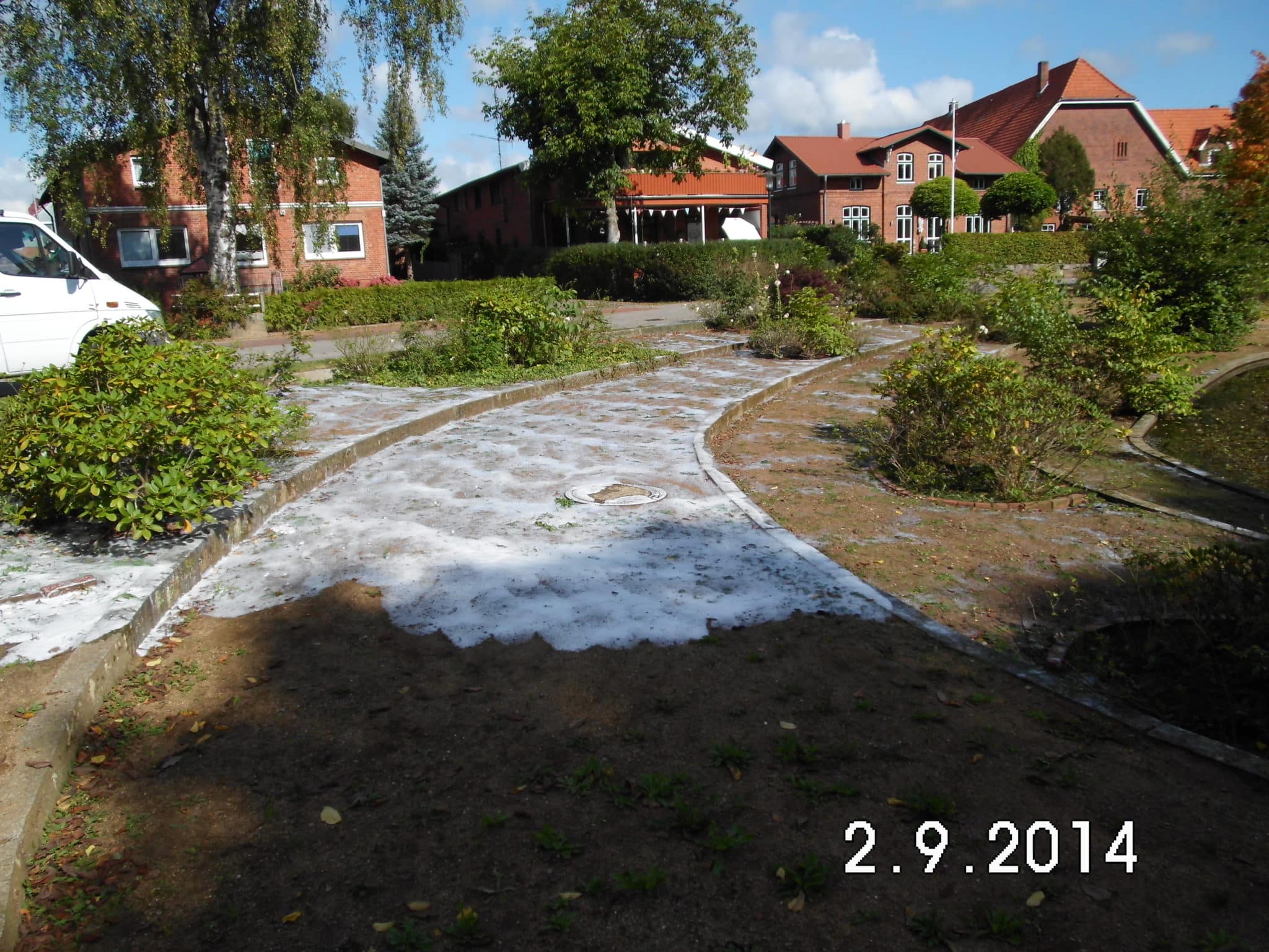 Wassergebundene Wegepflege Unkrautbeseitigung Heißwasserschaum Bad Oeynhausen